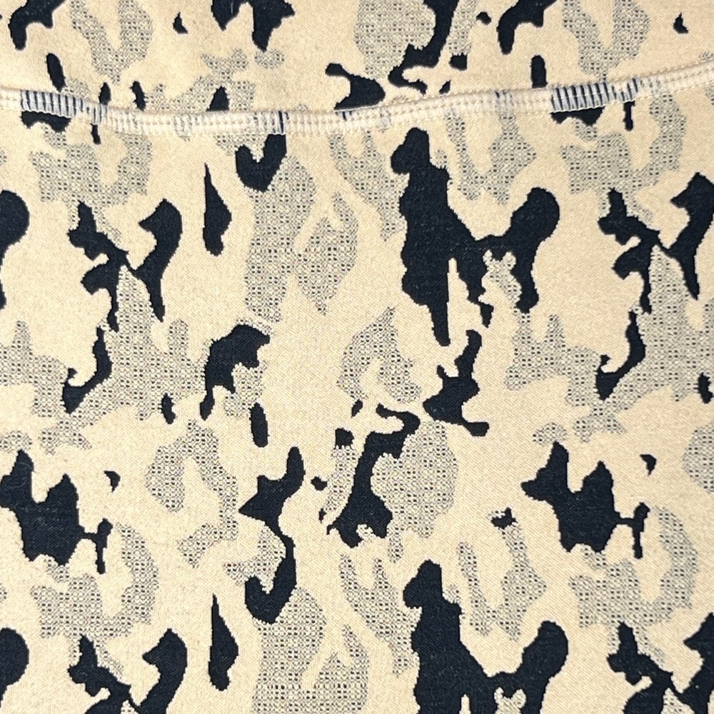 GCF Vienna Textured Leggings Very Stretchy and Comfortable Size S - Picture 3 of 4